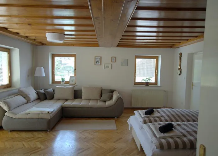 Anna's House アパート